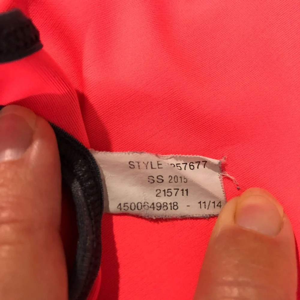 Under Armour Athletic Work Out Sports Bra, Small, Coral
